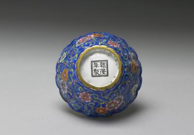 图片[3]-Copper-body painted enamel box with chrysanthemum petal design, Qing dynasty, Qianlong reign (1736-1795)-China Archive